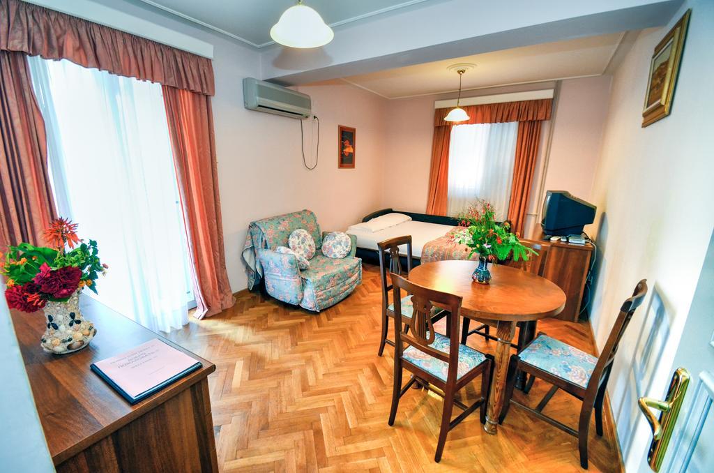 Villa Velzon Guesthouse Budva Zewnętrze zdjęcie