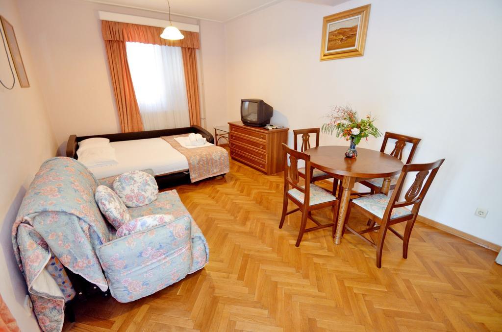 Villa Velzon Guesthouse Budva Zewnętrze zdjęcie